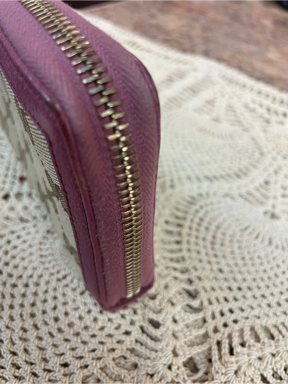Gucci GG canvas zip-around wallet gently used💕 - Picture 4 of 10